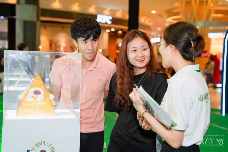 Nhắm mắt Mở Mắt - Podcast