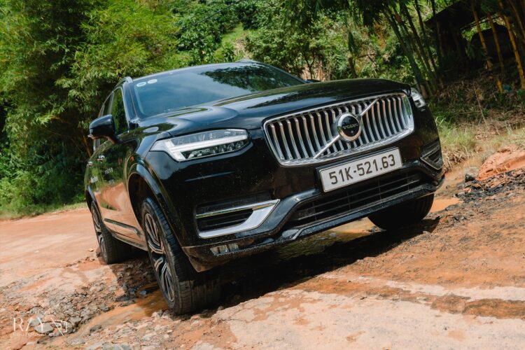 VOLVO OWNERS CLUB - MILES OF MEANING